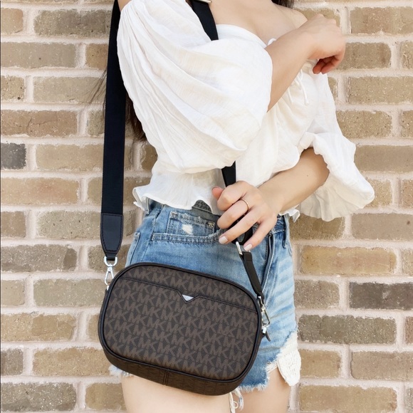 Gaby’sBags💕NWT Michael Kors oval Crossbody - Picture 11 of 11